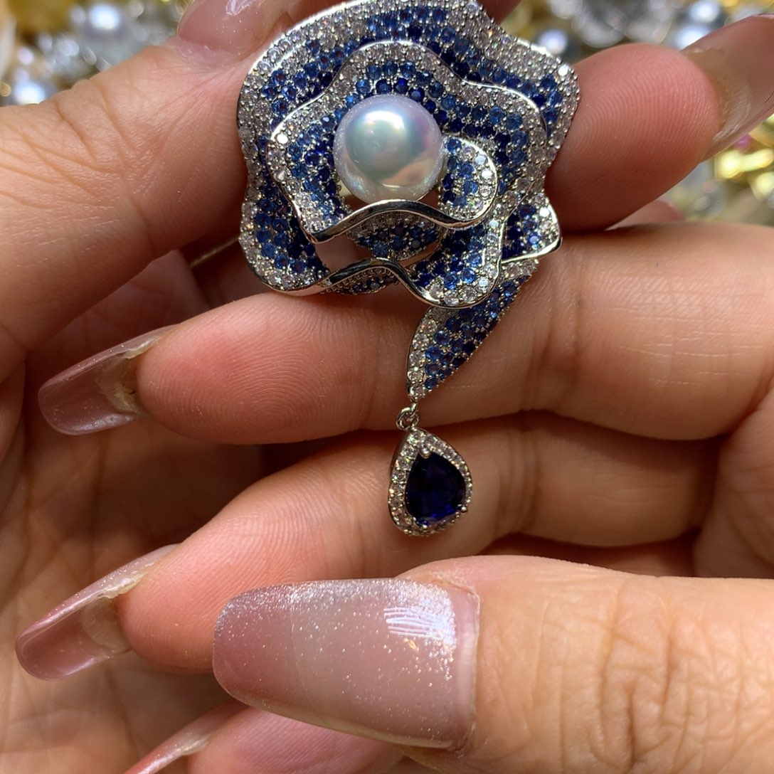 未镶嵌胸饰海水珍珠