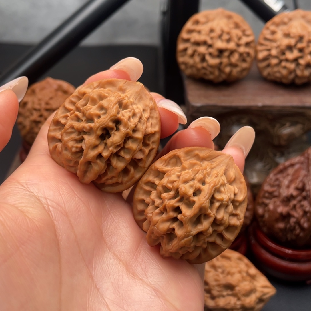 文玩核桃吊坠34尺寸