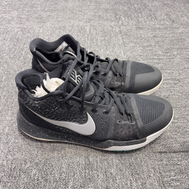 95新 NIKE/耐克 44.5码 欧文3 篮球鞋