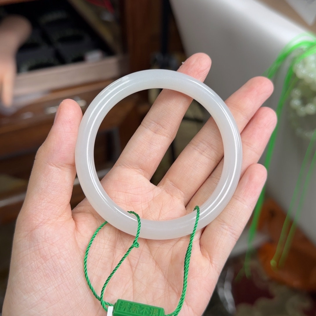 和田玉未镶嵌手镯58