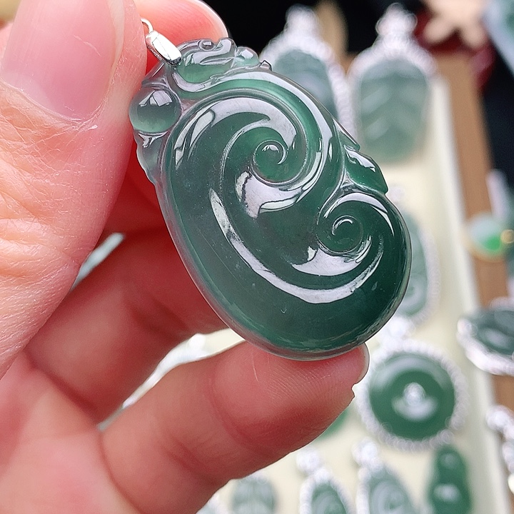 颈饰未镶嵌翡翠吊坠