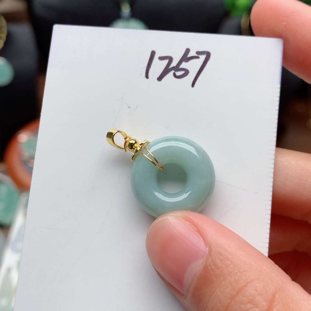 翡翠颈饰合金吊坠