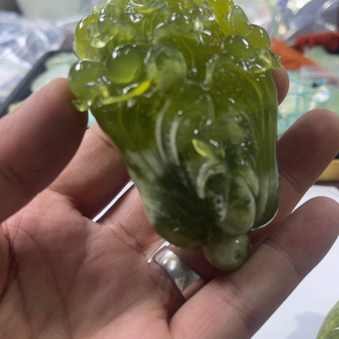 蛇纹石玉未镶嵌手镯L****?