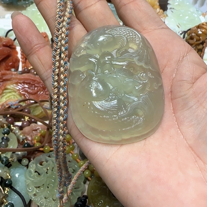 蛇纹石玉未镶嵌吊坠