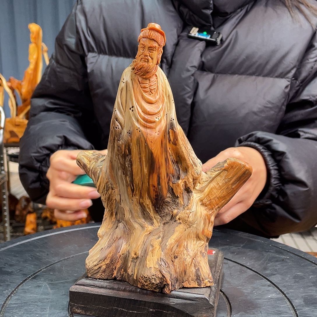 柏木（崖柏）随型艺术根雕