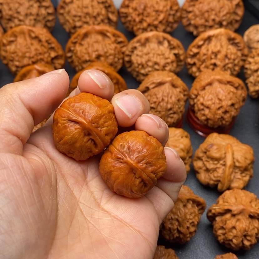 【闪购商品】文玩核桃把件锦鲤