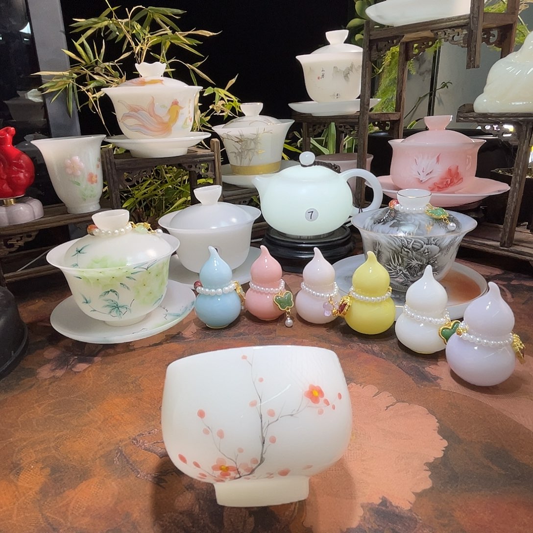 璞玉釉烧手绘梅开五福100ml