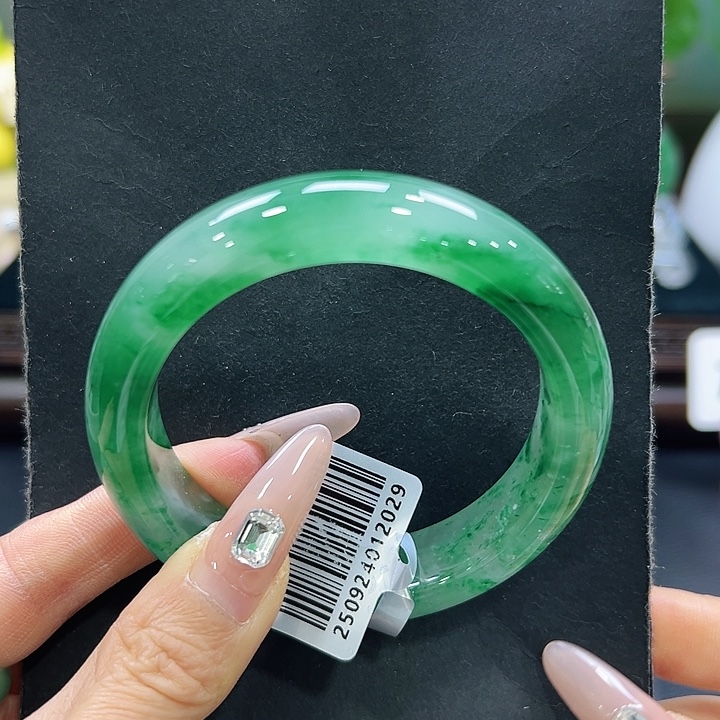 石英质玉（非洲翠）未镶嵌手镯58-59