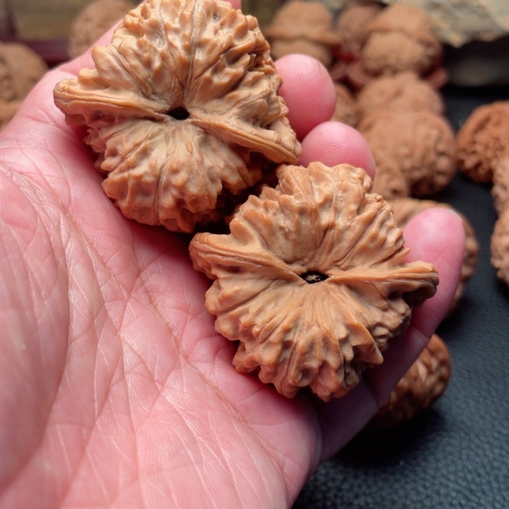 文玩核桃把件48王勇官帽