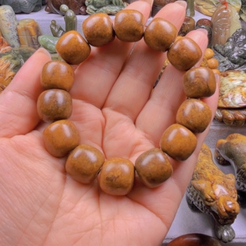 岫岩河磨玉（透闪石质玉）手串未镶嵌一*
