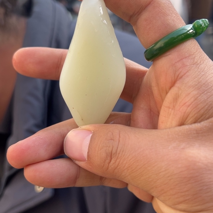 和田玉（糖玉）未镶嵌颈饰