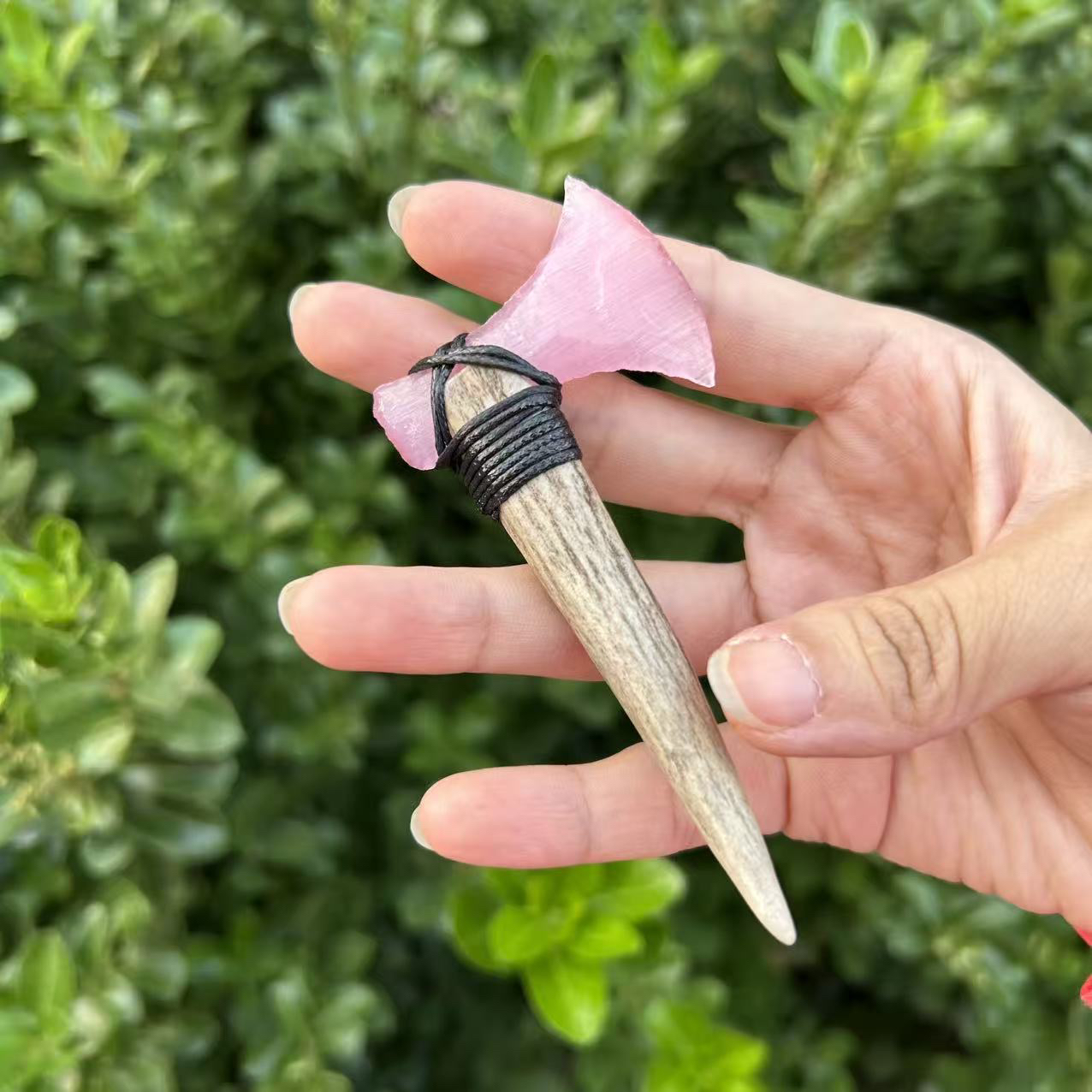 手工制作打制石器小斧头粉色猫眼石小挂件送女友生日礼物