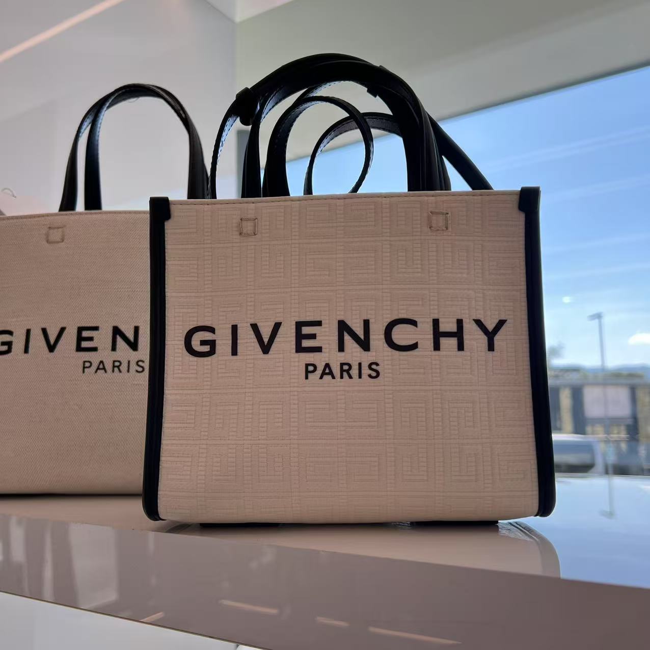 全新未使用 Givenchy/纪梵希 /七七/mini托特包