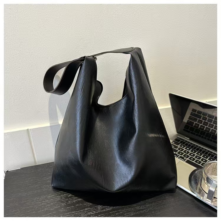 2025 小众高端设计师款时尚休闲斜挎包4