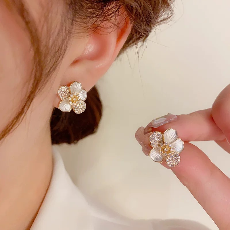 铜合金耳饰 A轻奢独特气质甜美花朵耳钉女小众设计感轻奢耳环E714