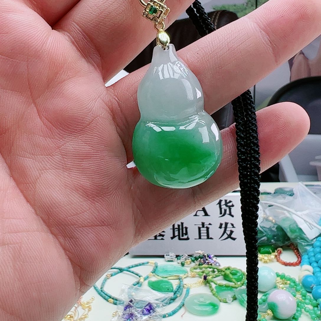 翡翠吊坠(赠链)银S925镶嵌