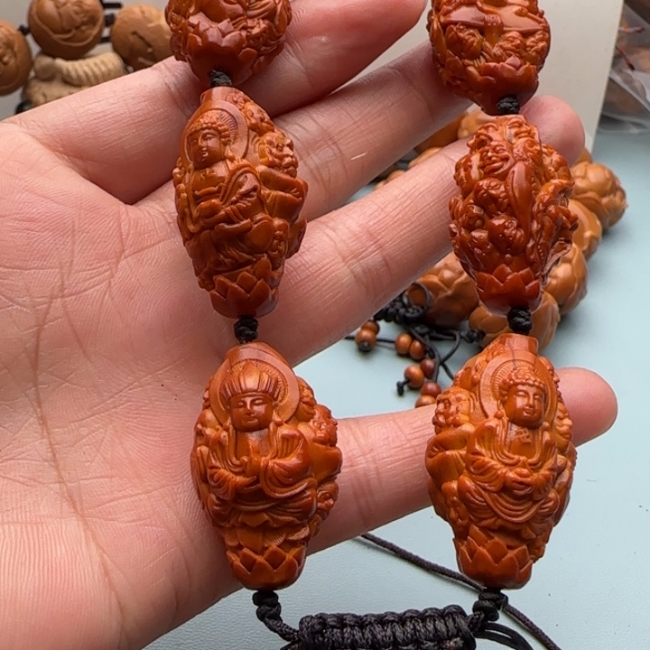 橄榄核手串雕刻工艺