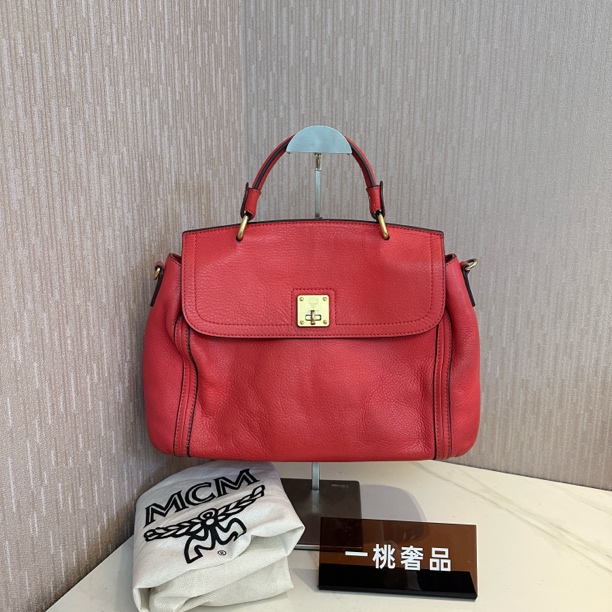 95新 MCM 一桃/mcm 全皮手提斜挎包