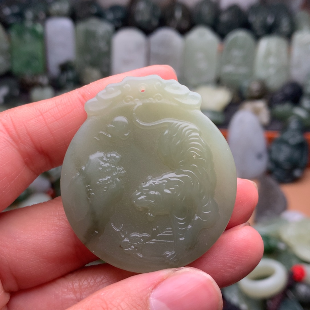 和田玉未镶嵌颈饰挂件95