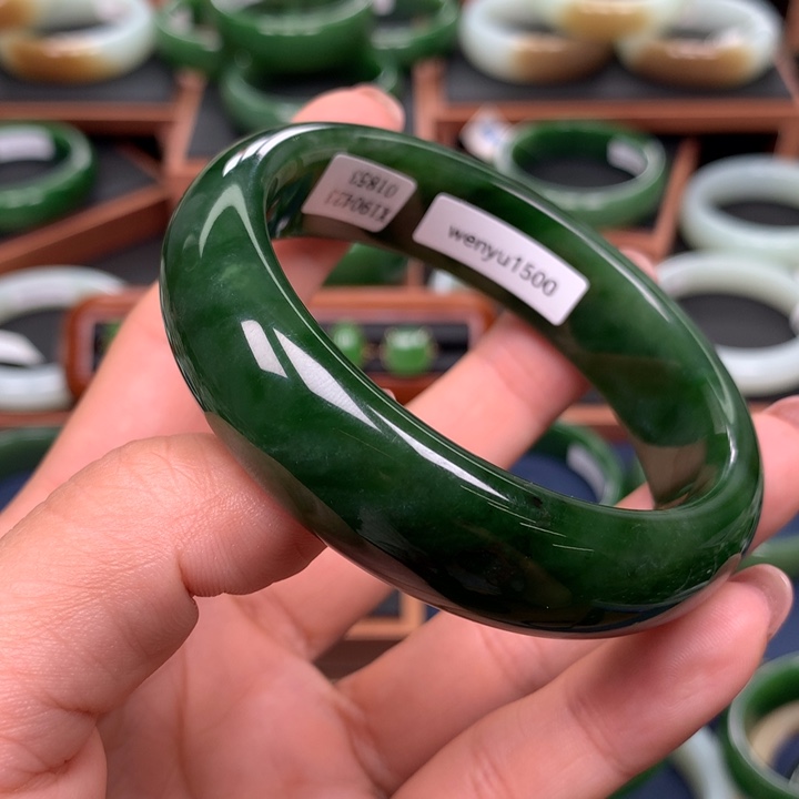 和田玉（碧玉）手镯未镶嵌