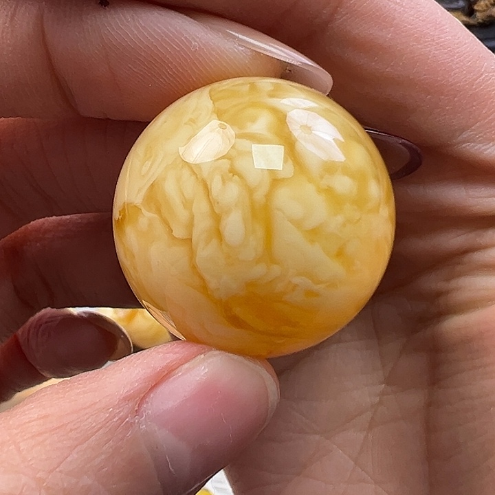 蜜蜡未镶嵌珠宝奇石