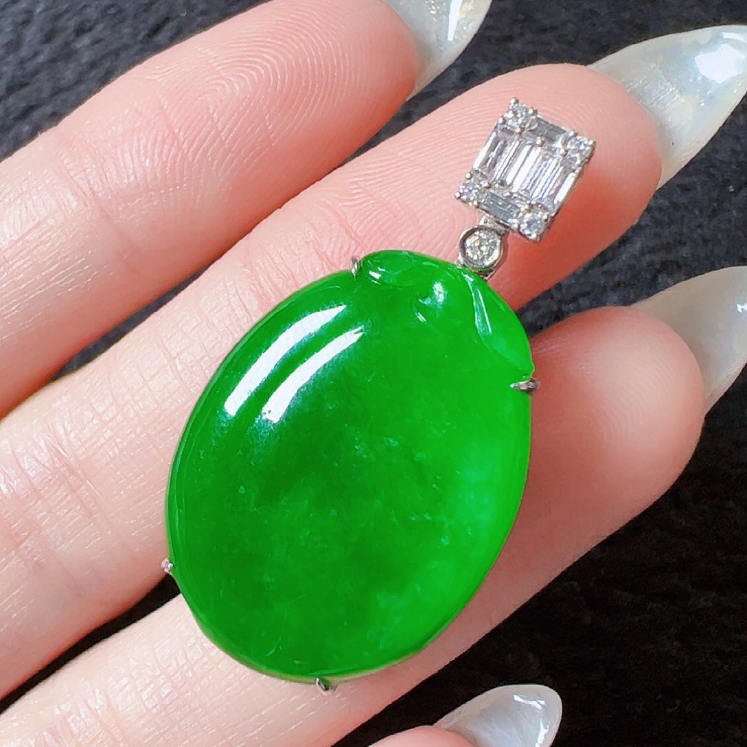 翡翠颈饰18K金镶嵌签收后24小时鉴赏期，过时不退