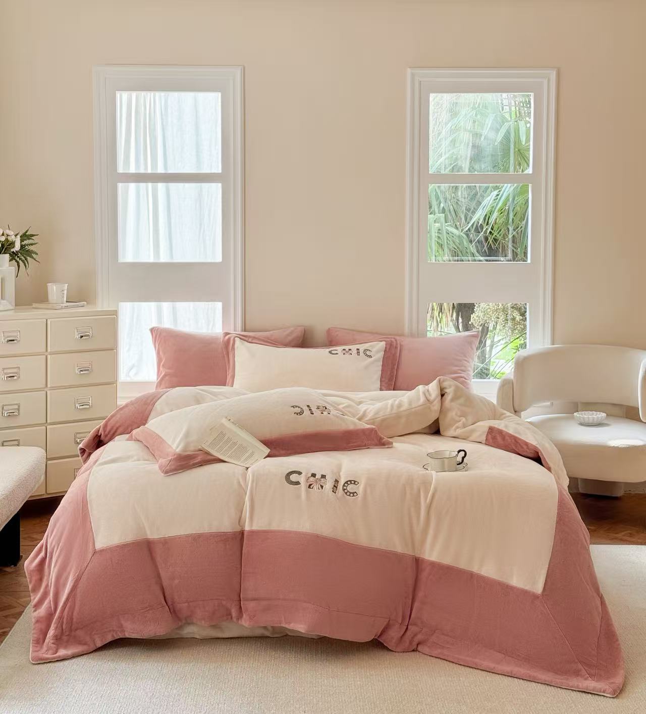 2025新款牛奶棉大拼角四件套轻奢简约