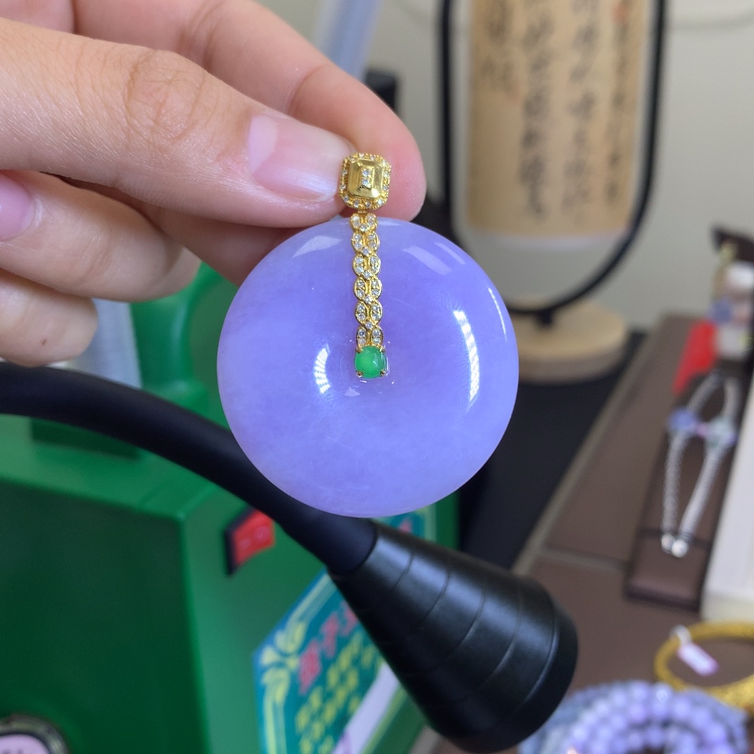 翡翠颈饰18K金镶嵌翡翠