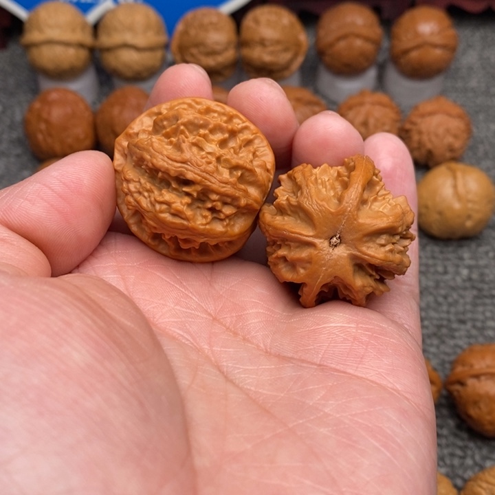 文玩核桃吊坠?**?八棱