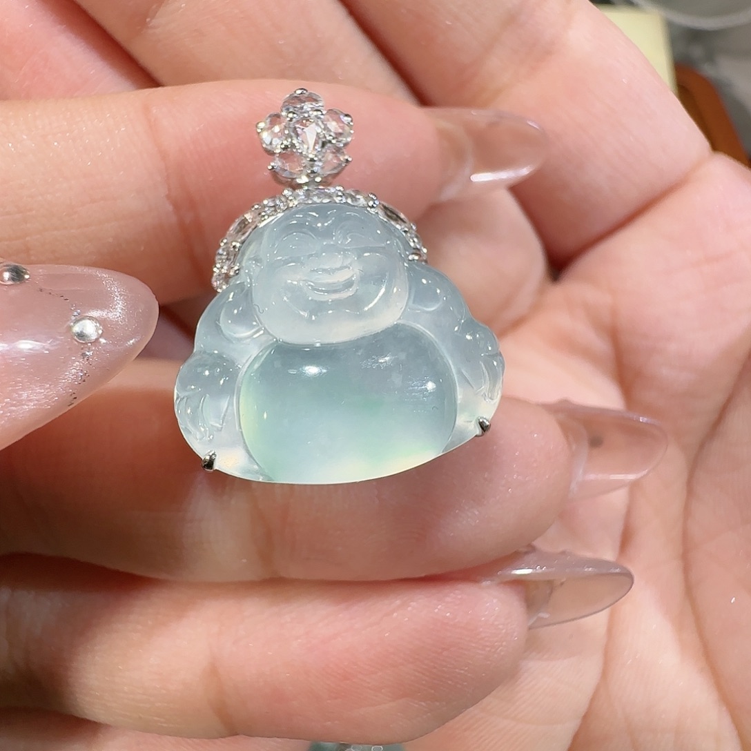 【闪购商品】颈饰18K金镶嵌翡翠