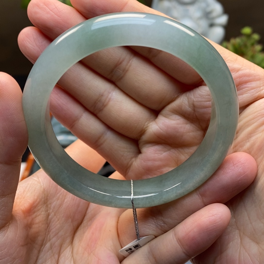 翡翠手镯未镶嵌天然
