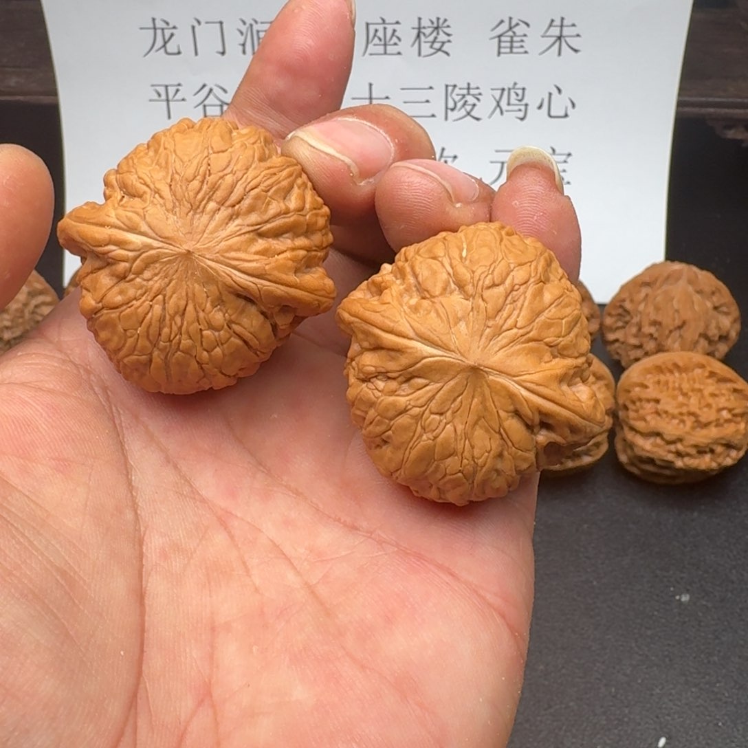 文玩核桃吊坠铁锤妹妹40