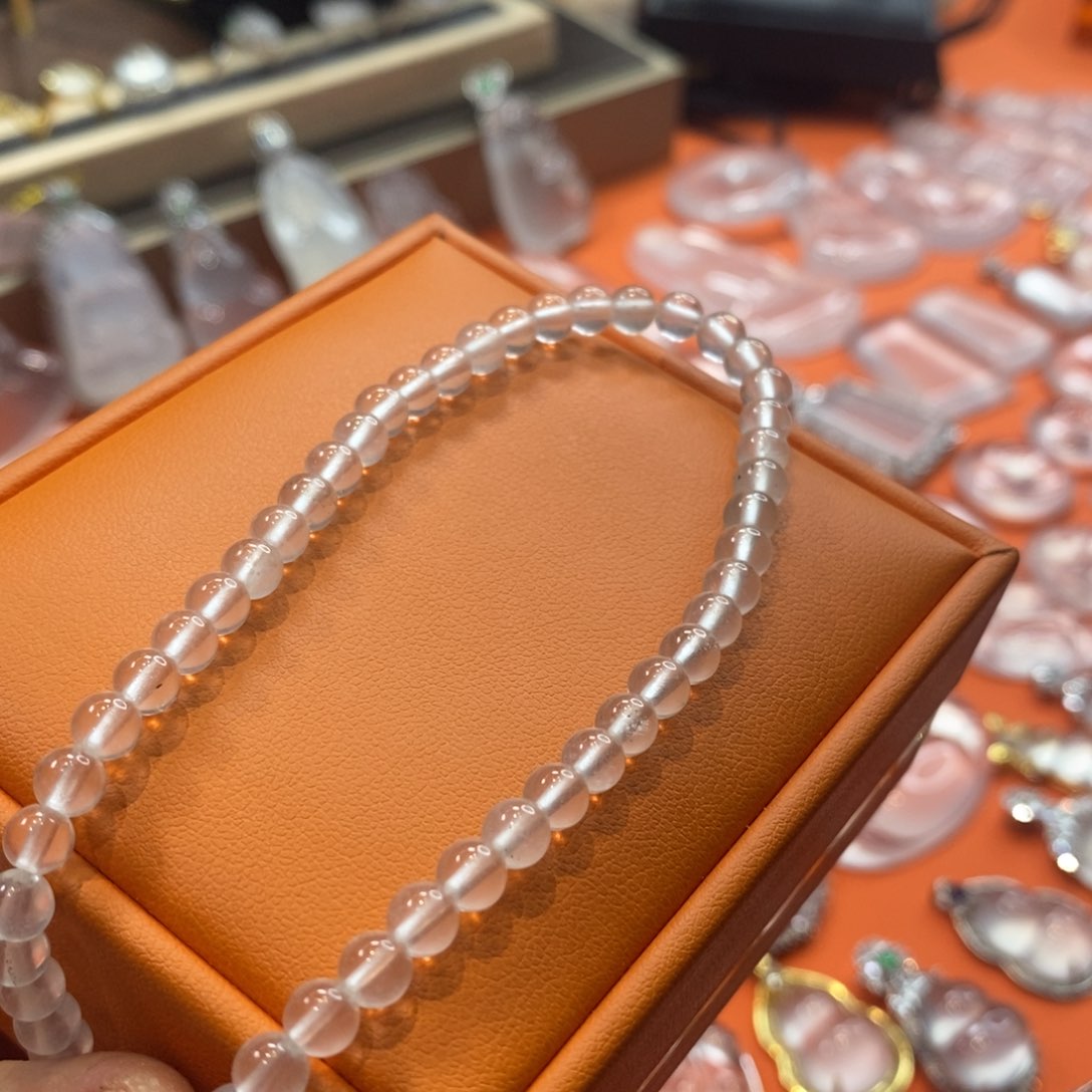 石英质玉吊坠未镶嵌