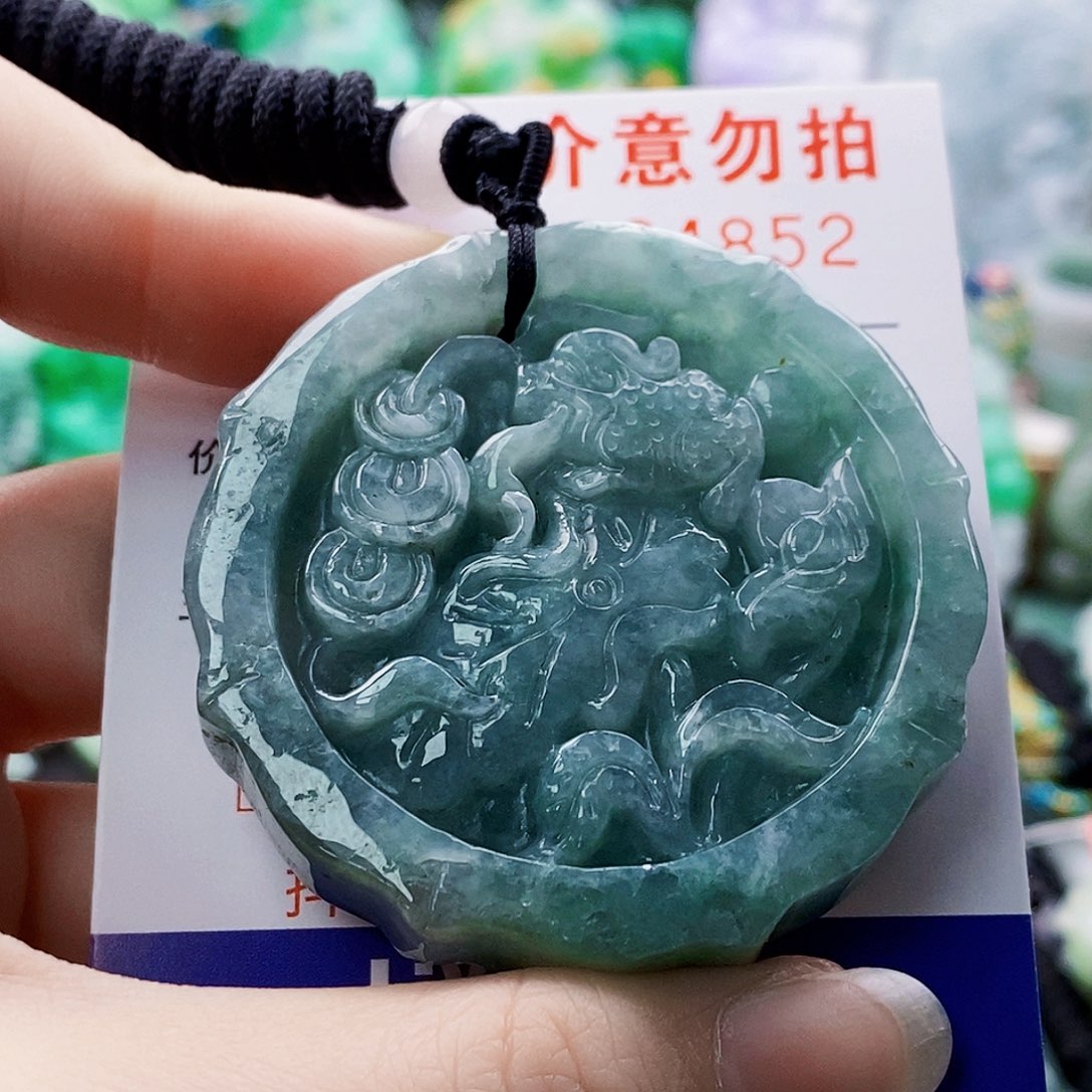 吊坠(不含链)未镶嵌翡翠