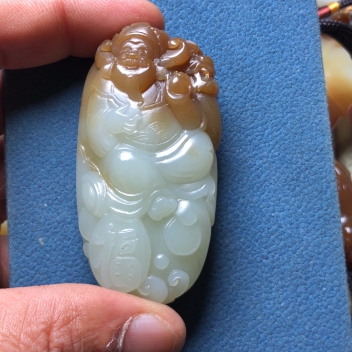 清***寂和田玉未镶嵌颈饰