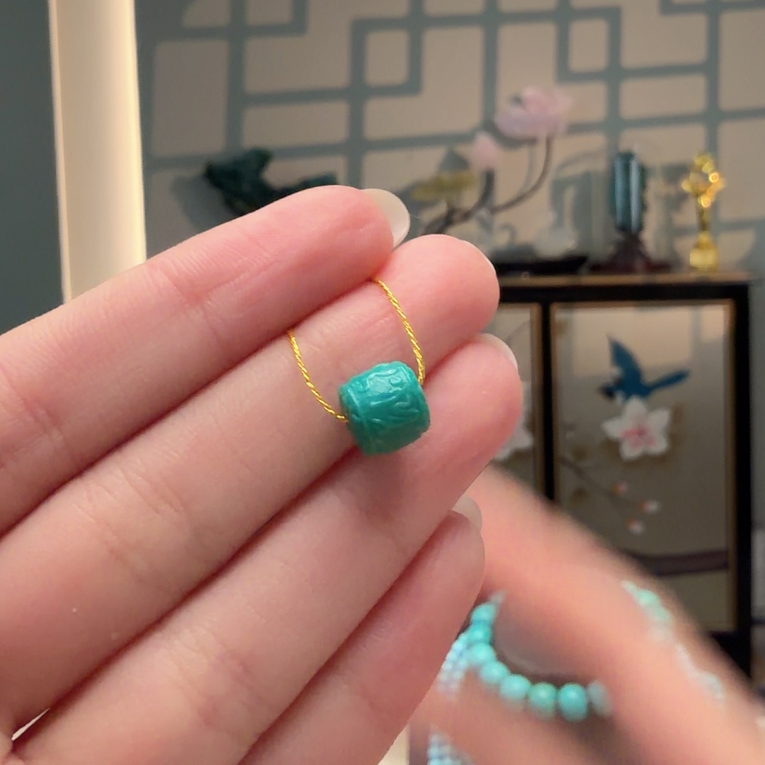 绿松石未镶嵌颈饰