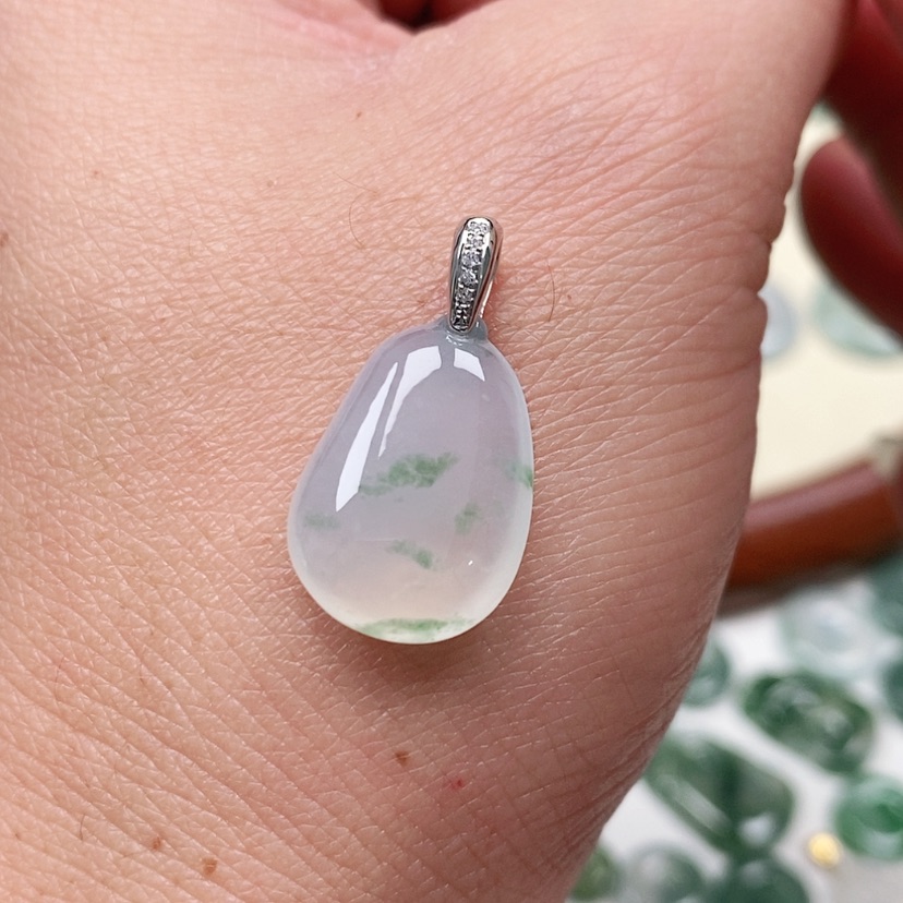 【闪购商品】翡翠吊坠(不含链)18K金镶嵌