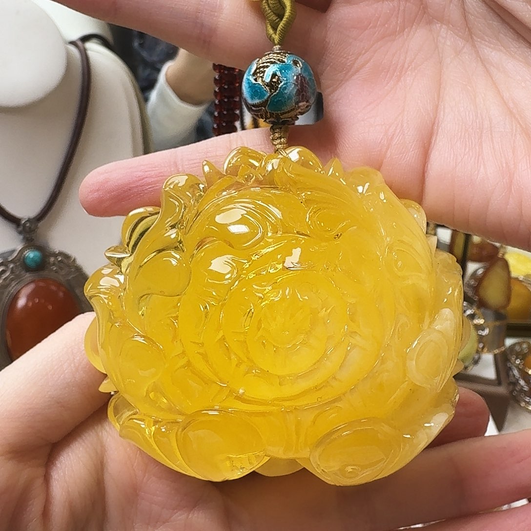 琥珀未镶嵌颈饰吊坠