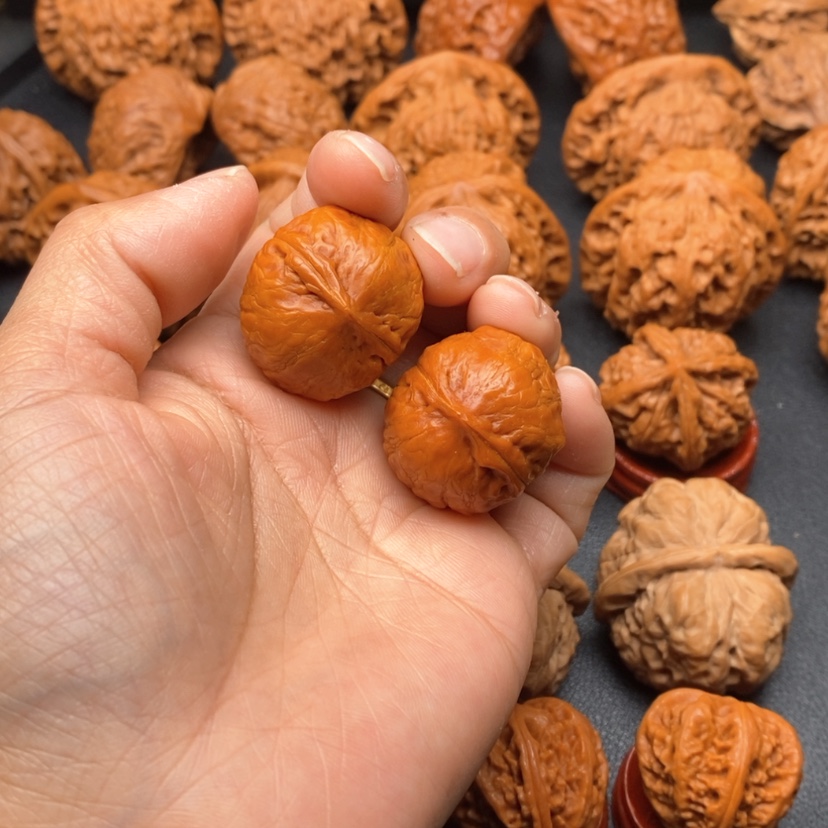 【闪购商品】文玩核桃把件知****锦鲤