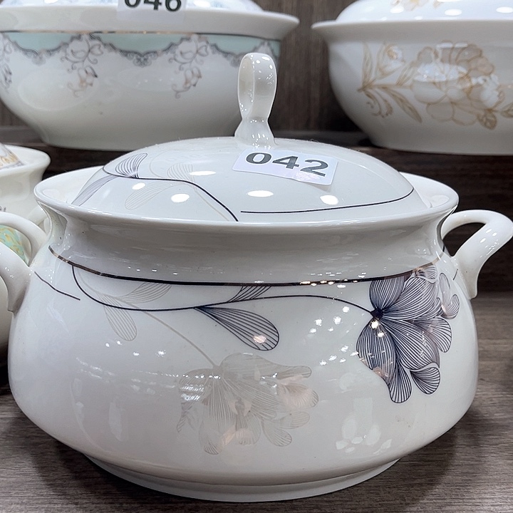 景德镇陶瓷汤锅1个微瑕