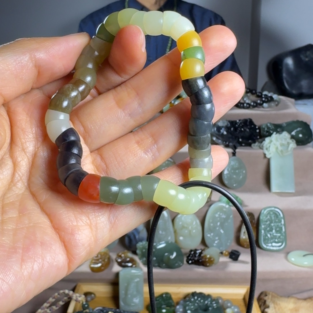 和田玉颈饰未镶嵌