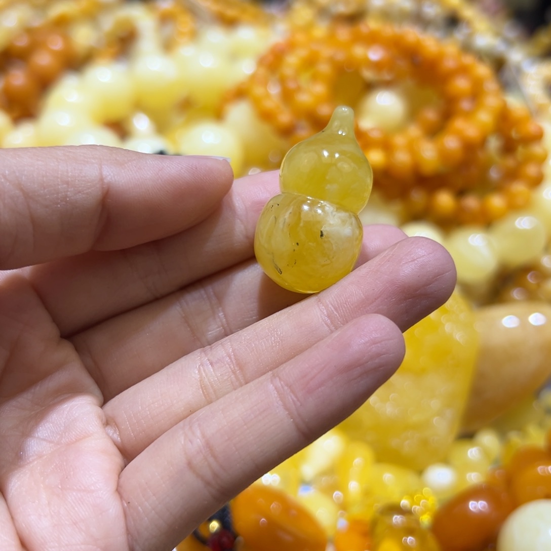 琥珀珠宝奇石未镶嵌