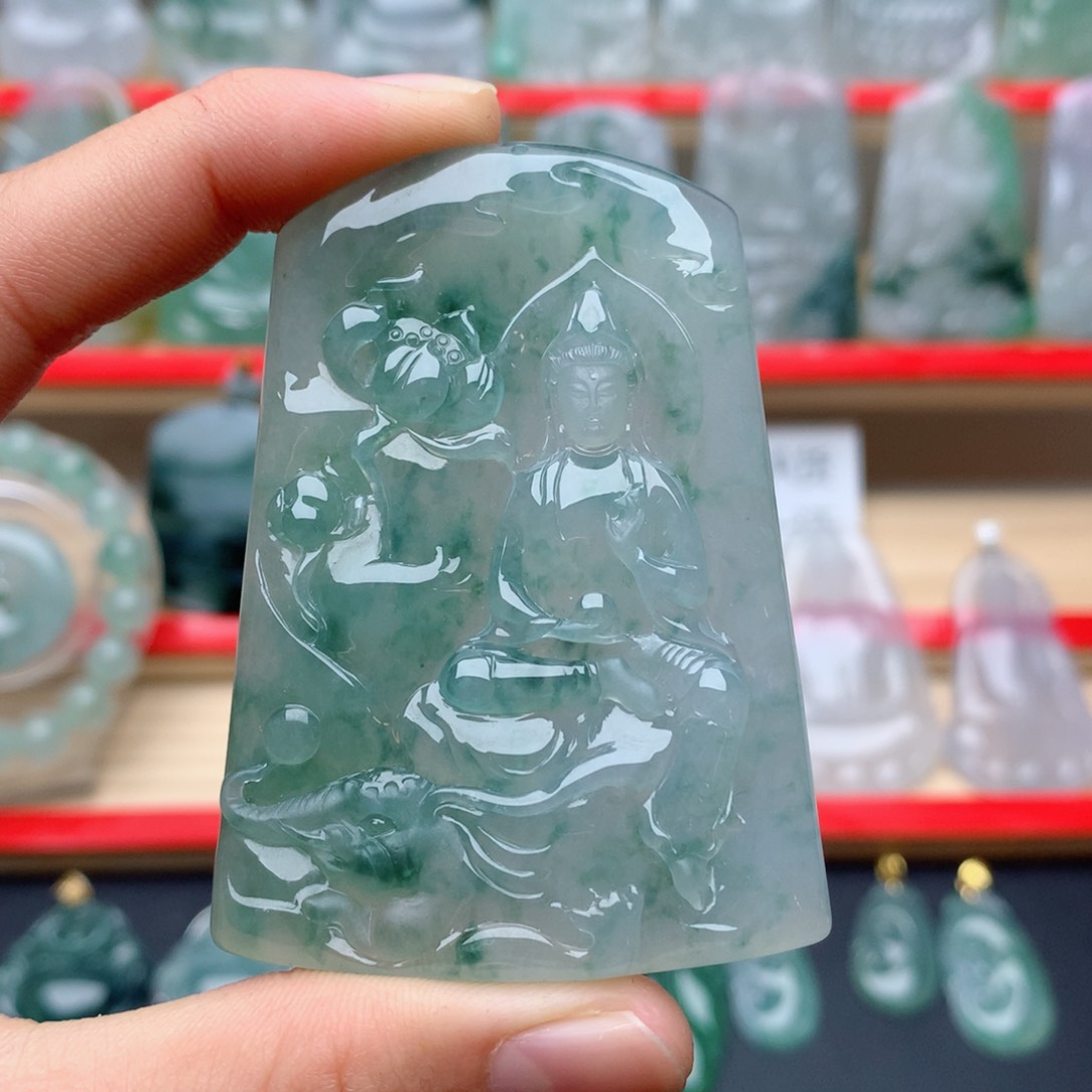 翡翠颈饰未镶嵌宝**儿普贤