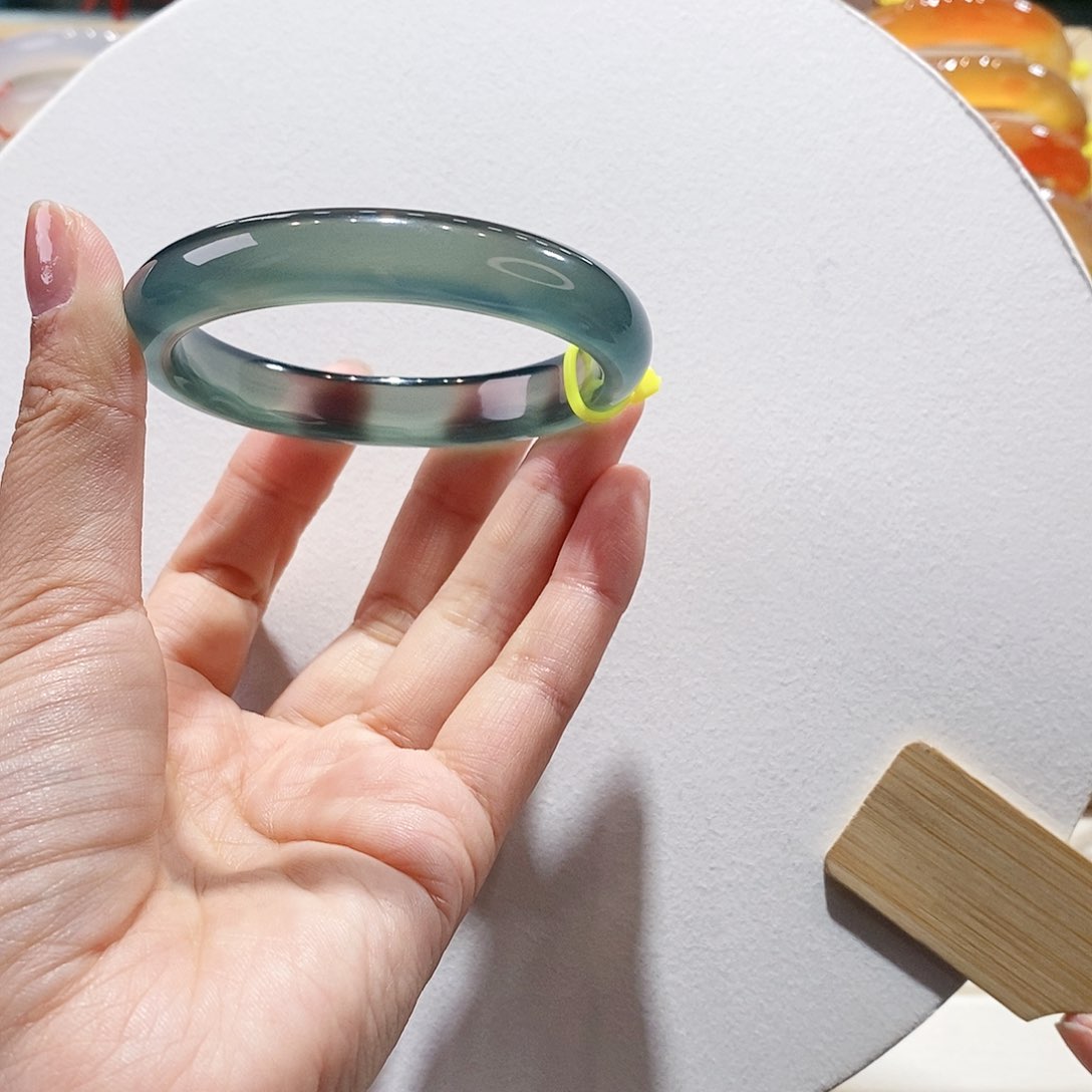 玛瑙/玉髓手镯未镶嵌56.3