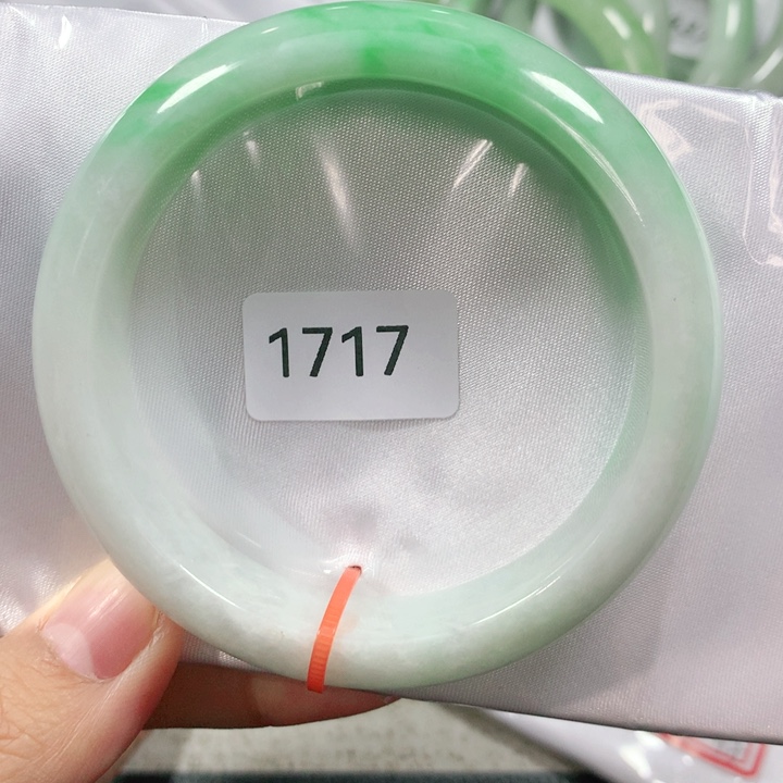 翡翠手镯未镶嵌天然翡翠手镯02