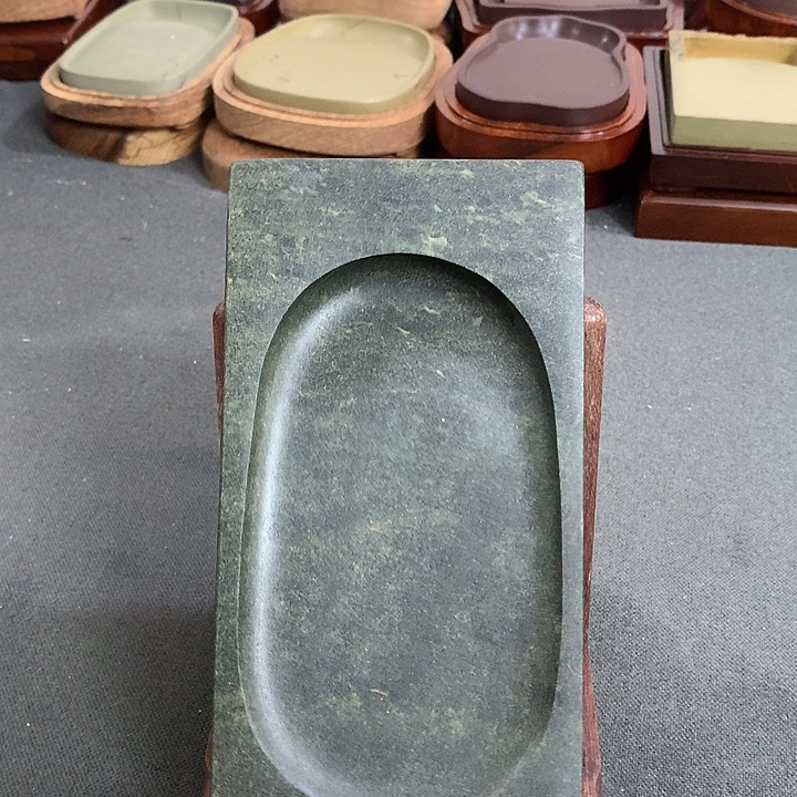 广东肇庆原石端砚