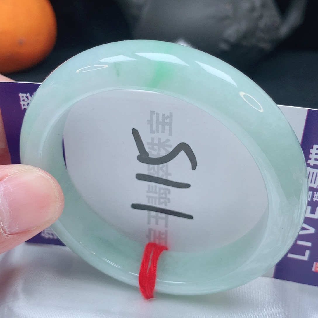翡翠手镯未镶嵌55圈口