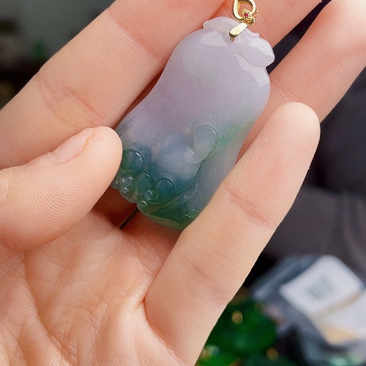 翡翠18K金镶嵌颈饰多样性