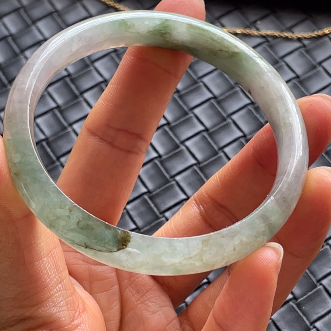 翡翠手镯未镶嵌卡55