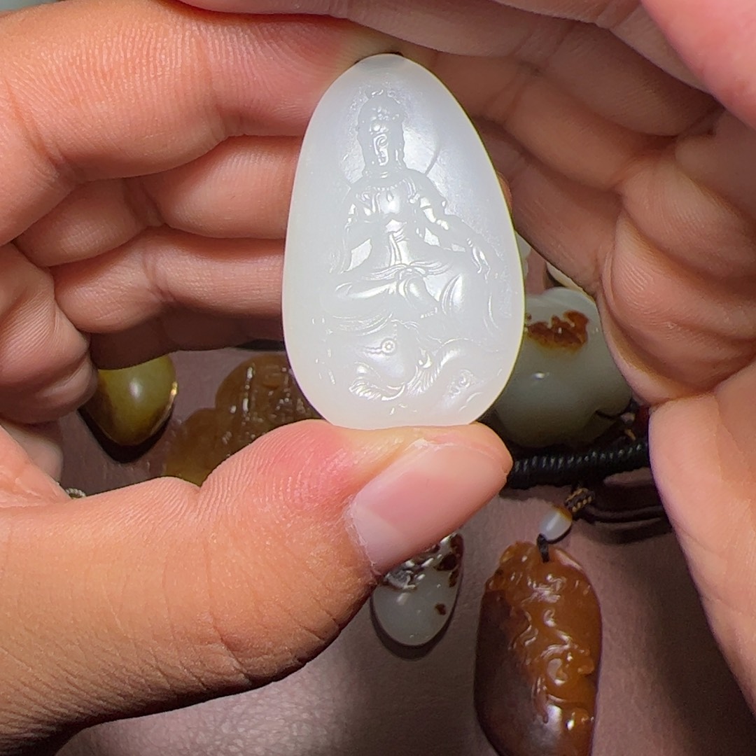 和田玉未镶嵌颈饰